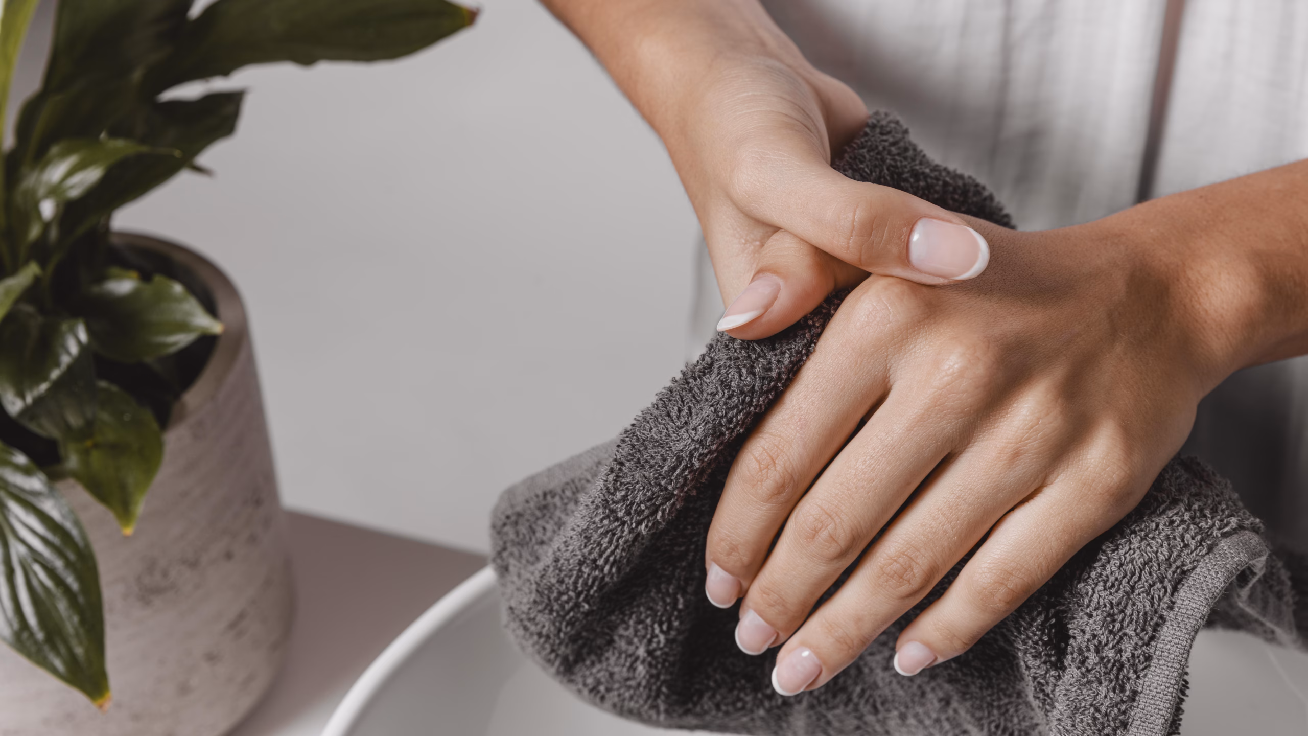 removing gel nails in the safe way